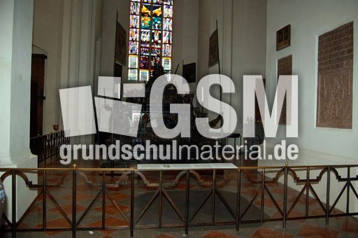 Kaiserkenotaph in der Frauenkirche_4.jpg